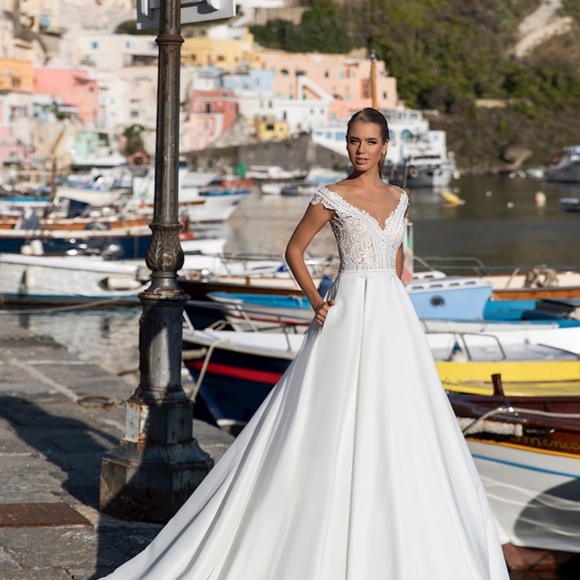 Monica Loretti Wedding Dress (#8128) Nude Ivory - Picture 4 of 5